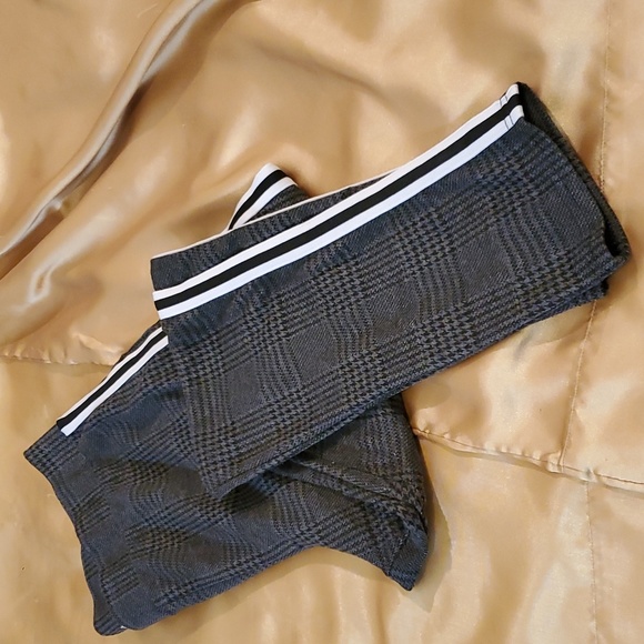 French laundry pants Size XL Gray & black plaid pattern w/white & black stripes - Picture 3 of 5